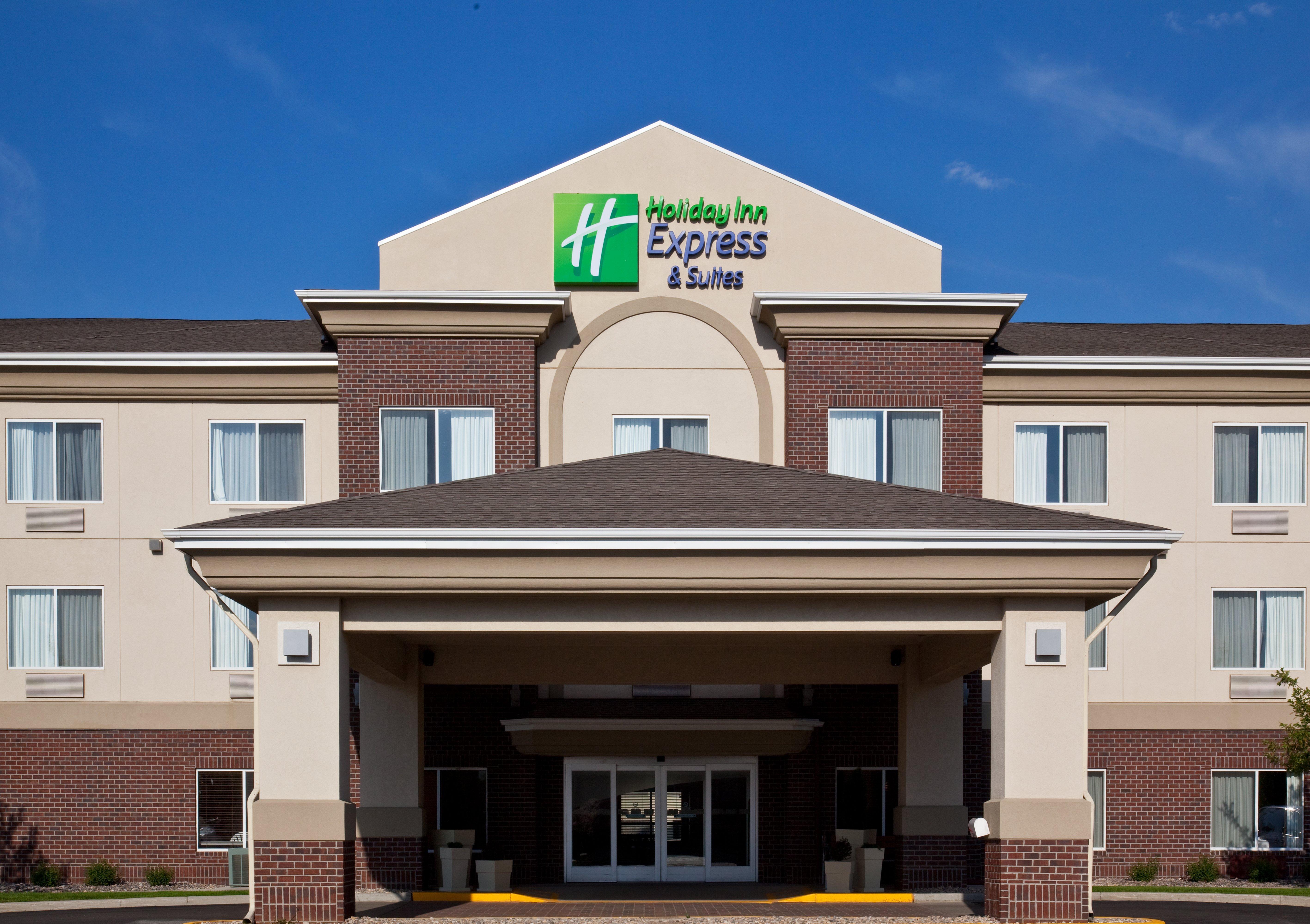 Holiday Inn Express Hotel & Suites Brookings, An Ihg Hotel Exterior photo